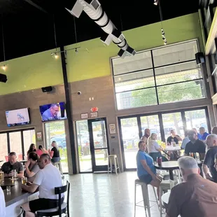 a crowded restaurant