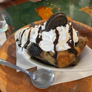 Oreo bread pudding