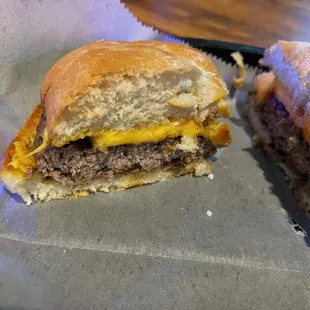 a cheeseburger sandwich