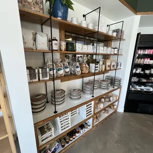 Baked goodies and more as grab &amp; go.