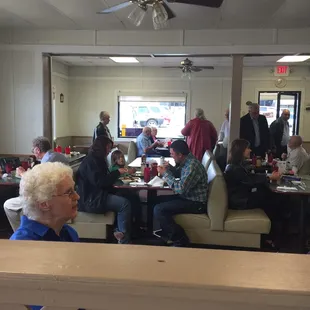 Very good cafe as you can see the locals enjoy.