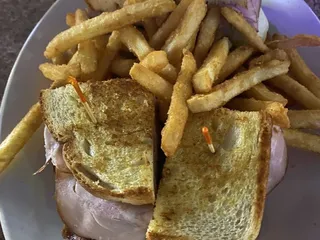 Buck Cafe Bar Restaurant & Lounge