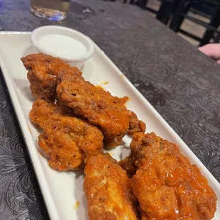 Wings with Buffalo sauce &amp; ranch