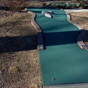 The free putt putt course is really fun. Bring your own putter ,and ball . They also have a pickle ball court.