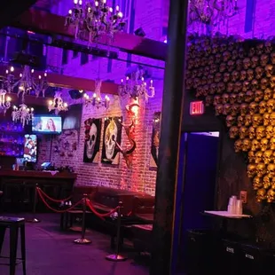 Super cool decor and art