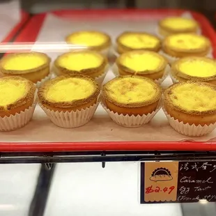 These French style caramel egg tarts are a MUST!!!