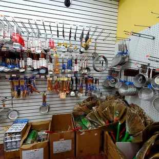 April 2021: Back wall/right corner. Decent prices on kitchen tools. I found a great ladle!