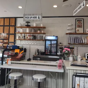 sushi and sashimi, interior