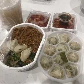 Knife Cut Noodle in Chicken Broth (Kalguksu)