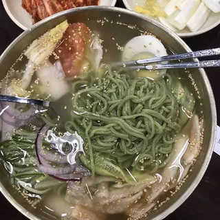 Cold Kimchi Noodle Soup (Dongchimiguksu)
