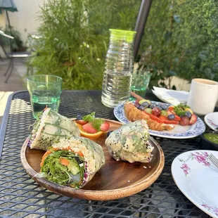 Oakland, Yogurt berries Croissant