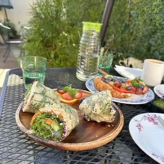 Yogurt berries Croissant