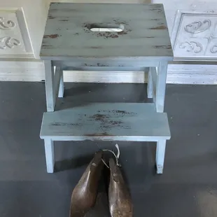 learn wax-resist techniques using milk paint!