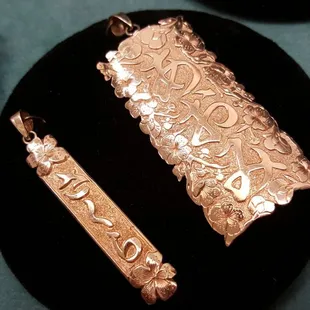 14k gold cherry blossom pendant with hiragana characters