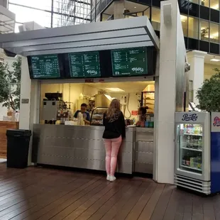 Mismo local, misma atención, nuevo look! Same place, same service, new look!