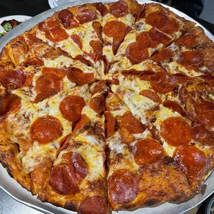Large Pepperoni Pizza