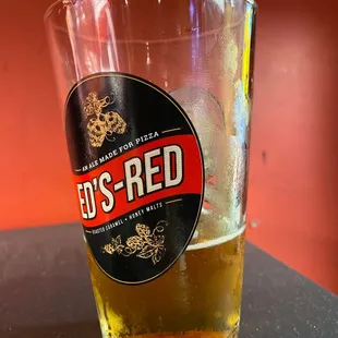 ows a glass of beer
