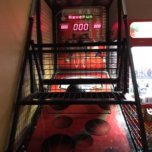 ows a basketball arcade