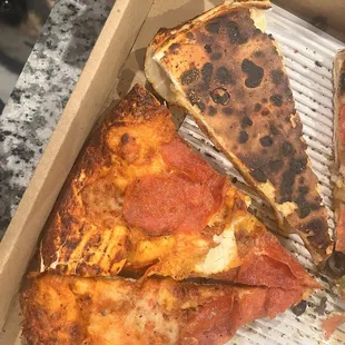 Me n Ed's pizza burnt!