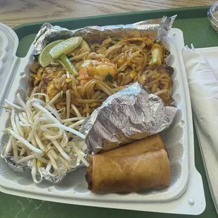 Shrimp pad Thai with spicy level 3