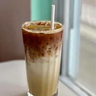 Iced cake latte