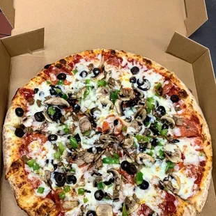 Deluxe Pizza