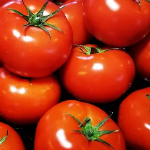 a pile of tomatoes