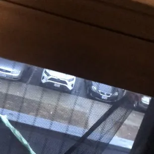 Door comes off from top .