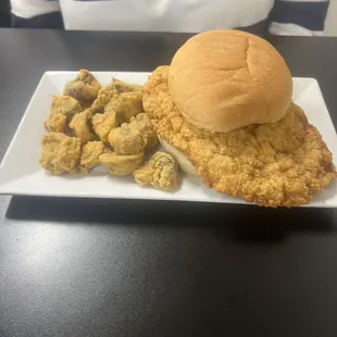 Tenderloin and fried mushrooms