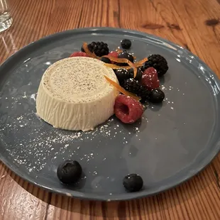 Vanilla panna cotta