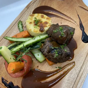 Charbroiled Filet Mignon Medallions w Potato Au Gratin