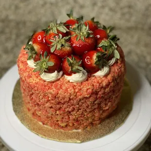 Mini strawberry Crunch Cake