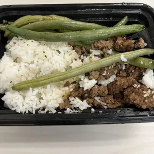 Korean bulgogi beef with rice and green beans