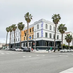 BACK IN LONG BEACH!

MDK Meal Prep/Grab N Go is located inside Partake Collective in the East Village District of Long Beach