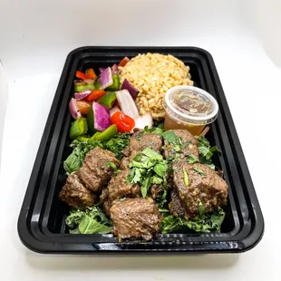 Khmer Beef Loc Lac
indulge in our meal prep version of Khmer Beef Loc Lac, featuring tender beef stir fried with garlic and soy sauce