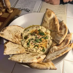 Pita &amp; hummus