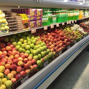 the produce section of a grocery store