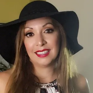 Bella M.