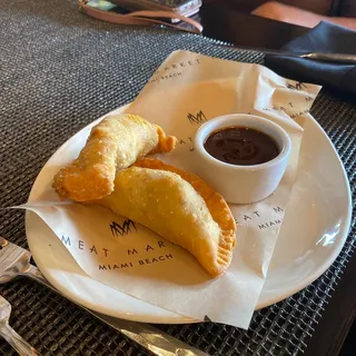 2 Empanadas