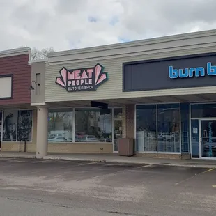 the outside of a restaurant