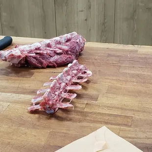 This guy is good with a knife