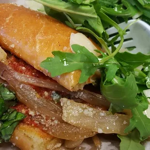 I had the sausage and peppers with the arugula salad. The whole thing is phenomenal.  Would recommend this food truck to everyone.