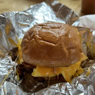 bacon egg and cheese breakfast sandwich