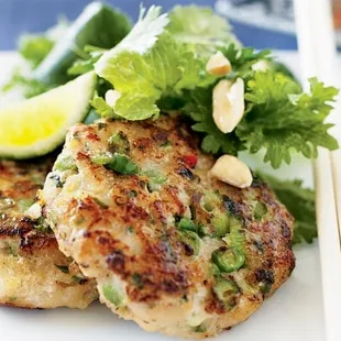 100% turkey breast, 90% lean and finely ground; patties or bulk