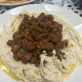 Hummus with Meat