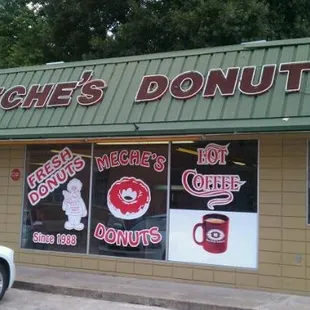 a car parked in front of the store