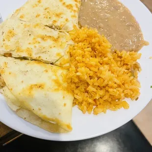 Kids chicken Quesadilla 4/5