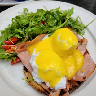 Smoked Salmon Eggs Benedict
