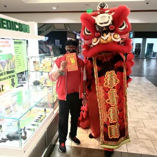 Kung Hei Fat Choy!  Carty and the Dragon. 2 locations at Pearlridge