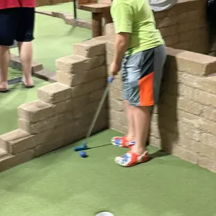 "Ant hill" putt